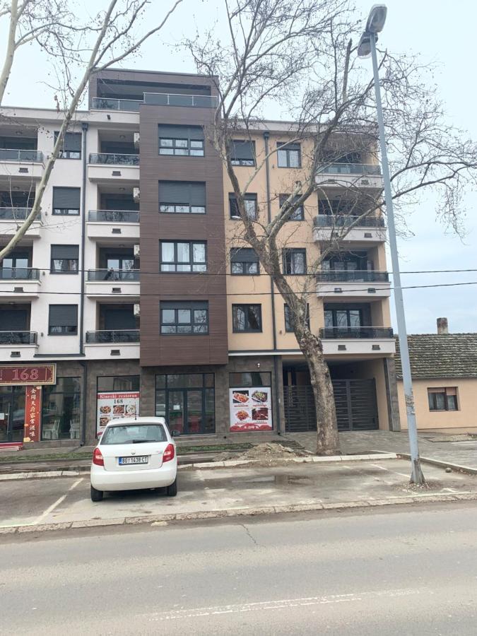 Royal Residence Apartmani Pančevo Extérieur photo